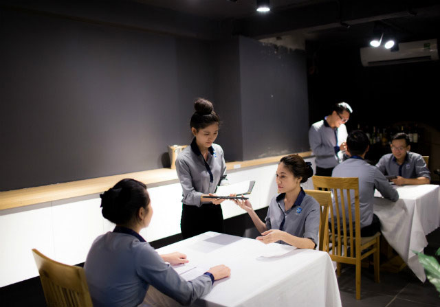 Thành thạo tiếng Anh chuyên ngành nhà hàng khách sạn thanh thao tieng anh nganh nha hang khach san