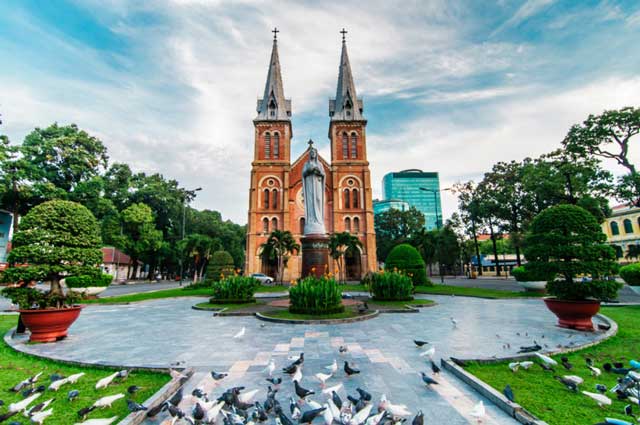 saigon notre dame cathedral