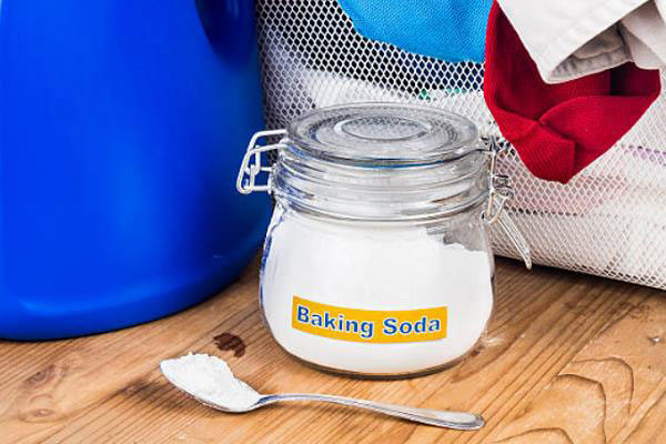Baking soda thúc đẩy quá trình hòa tan của bột giặt