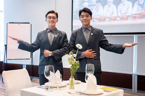 học viên lớp quản trị khách sạn
